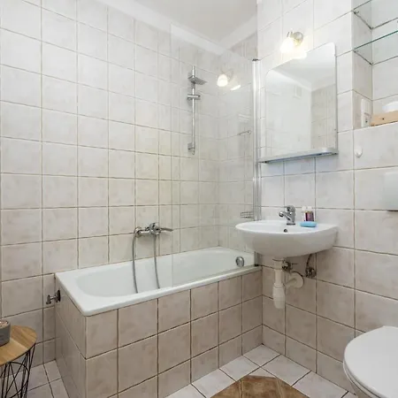 Noctis Powisle ורשה